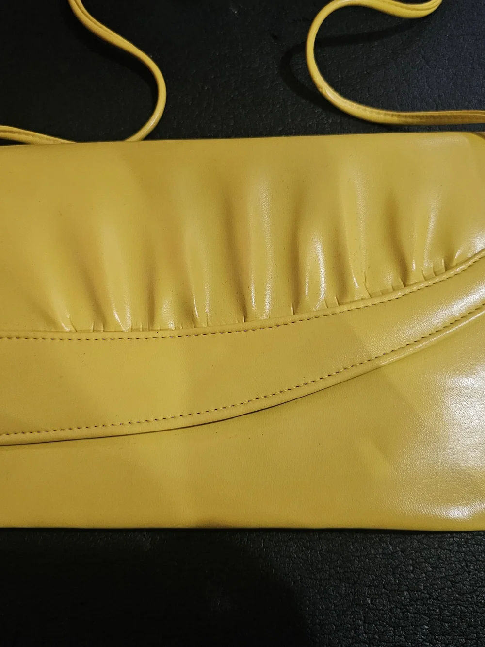 VINTAGE Yellow Women’s Shoulder Bag - Sleek PU Design